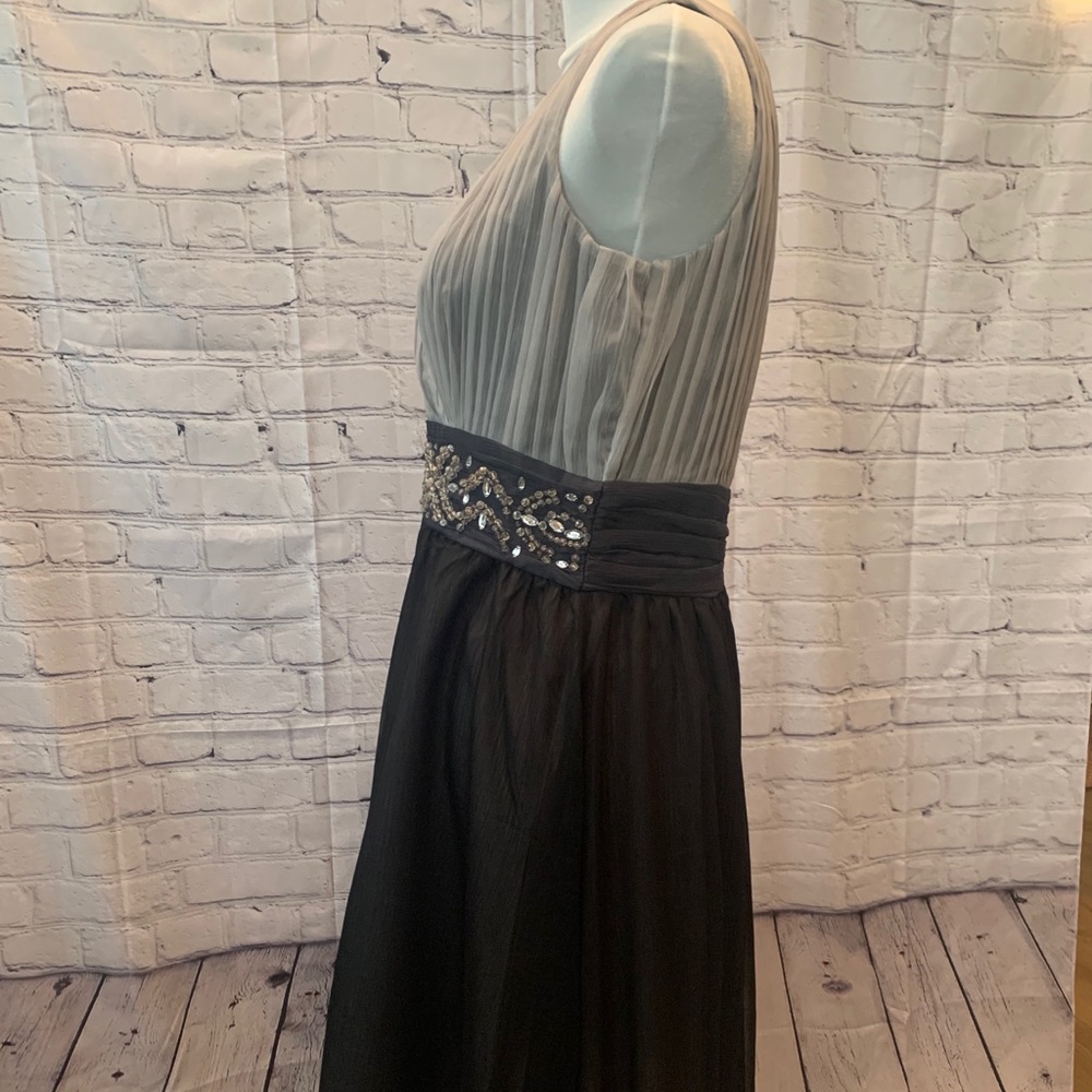 Newport News sleeveless cocktail/prom dress.Sz 12P - Picture 2 of 9